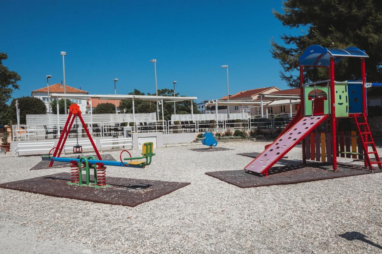 Apartman Neli Vir Exterior photo